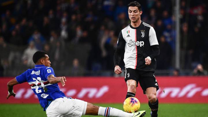 Watch: Cristiano Ronaldo's "NBA header" sends Juventus to ...