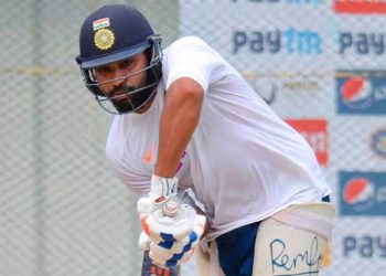 Rohit Sharma reportedly suffers an injury.